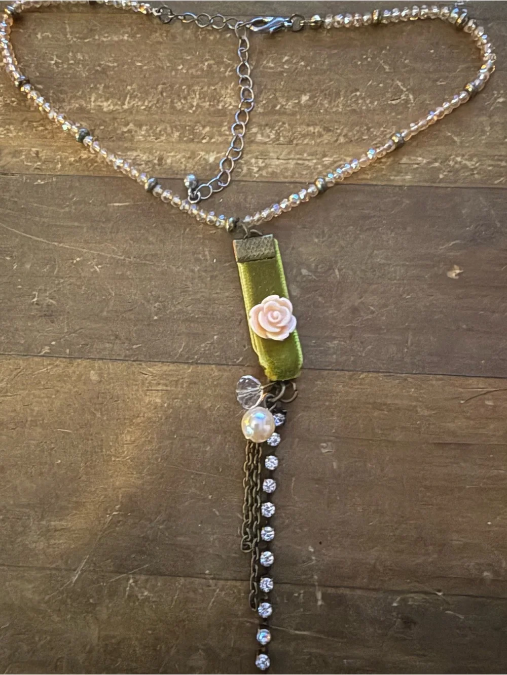 Victorian glass bead ribbon and rose pendant choker necklace - Picture 3 of 5